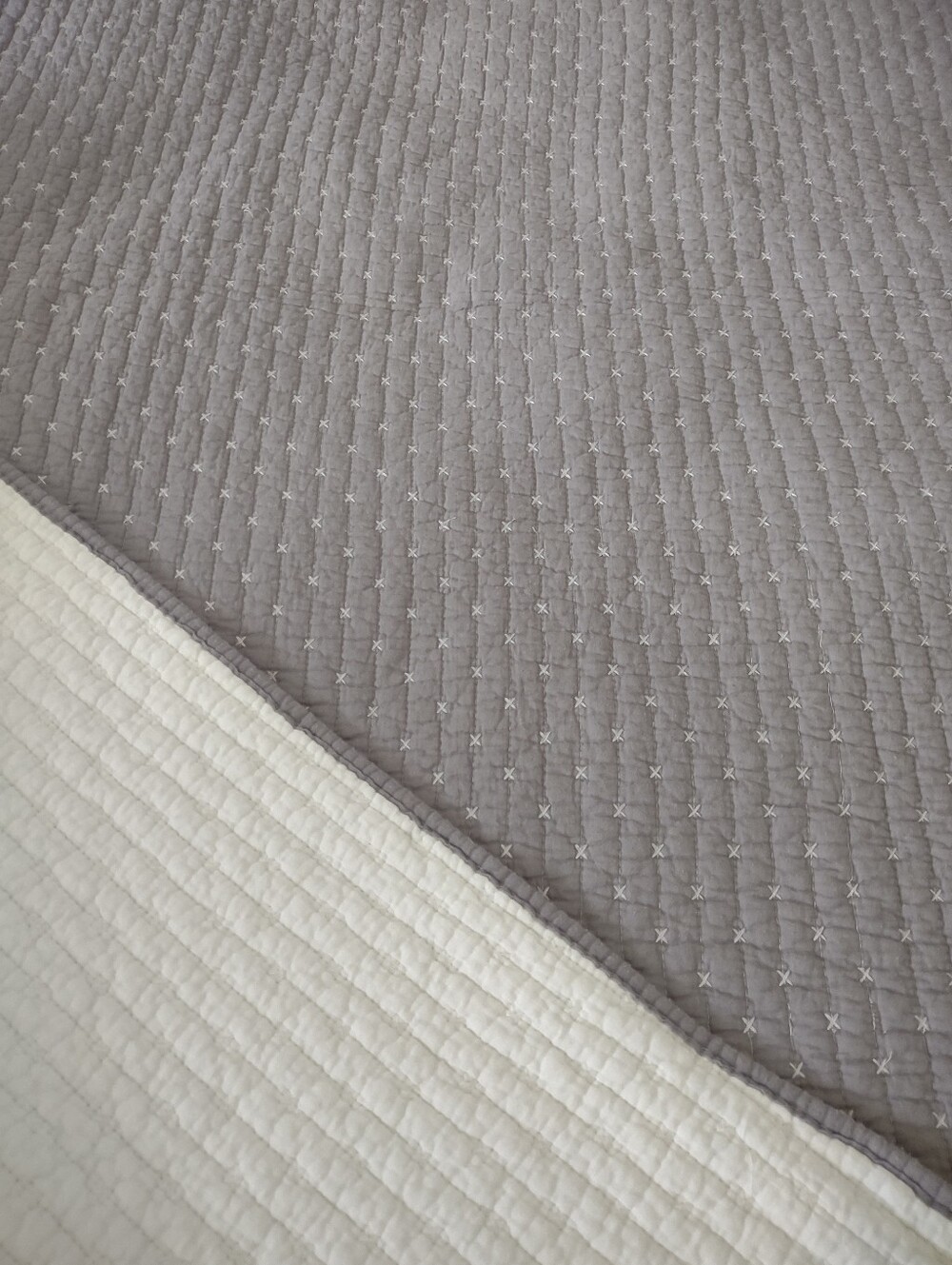 Bee & Willow Cotton Quilt Reversible - Picture 5 of 9
